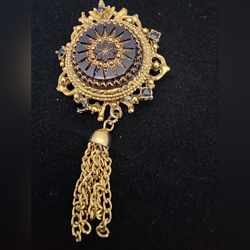 SE24 Denise Gold and Black Pendant with Tassel - Picture 4 of 9